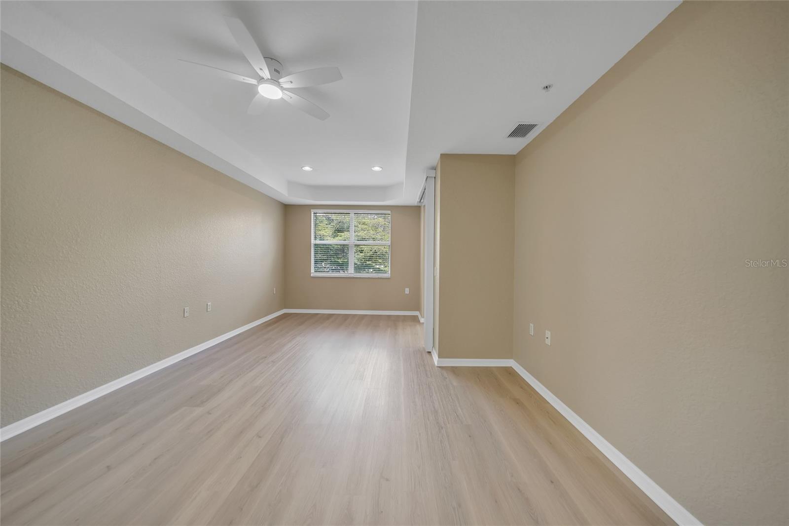 Image 20 of 59 For 255 End Drive 4204