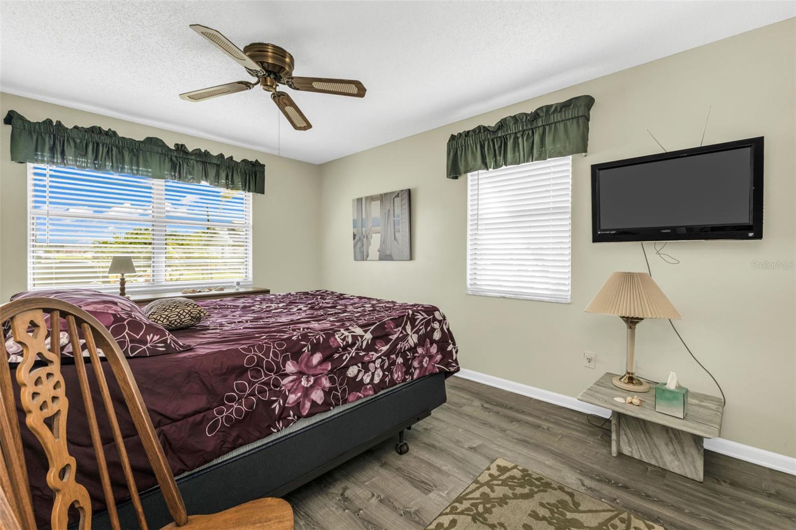 Image 15 of 55 For 14462 Worthwhile 37