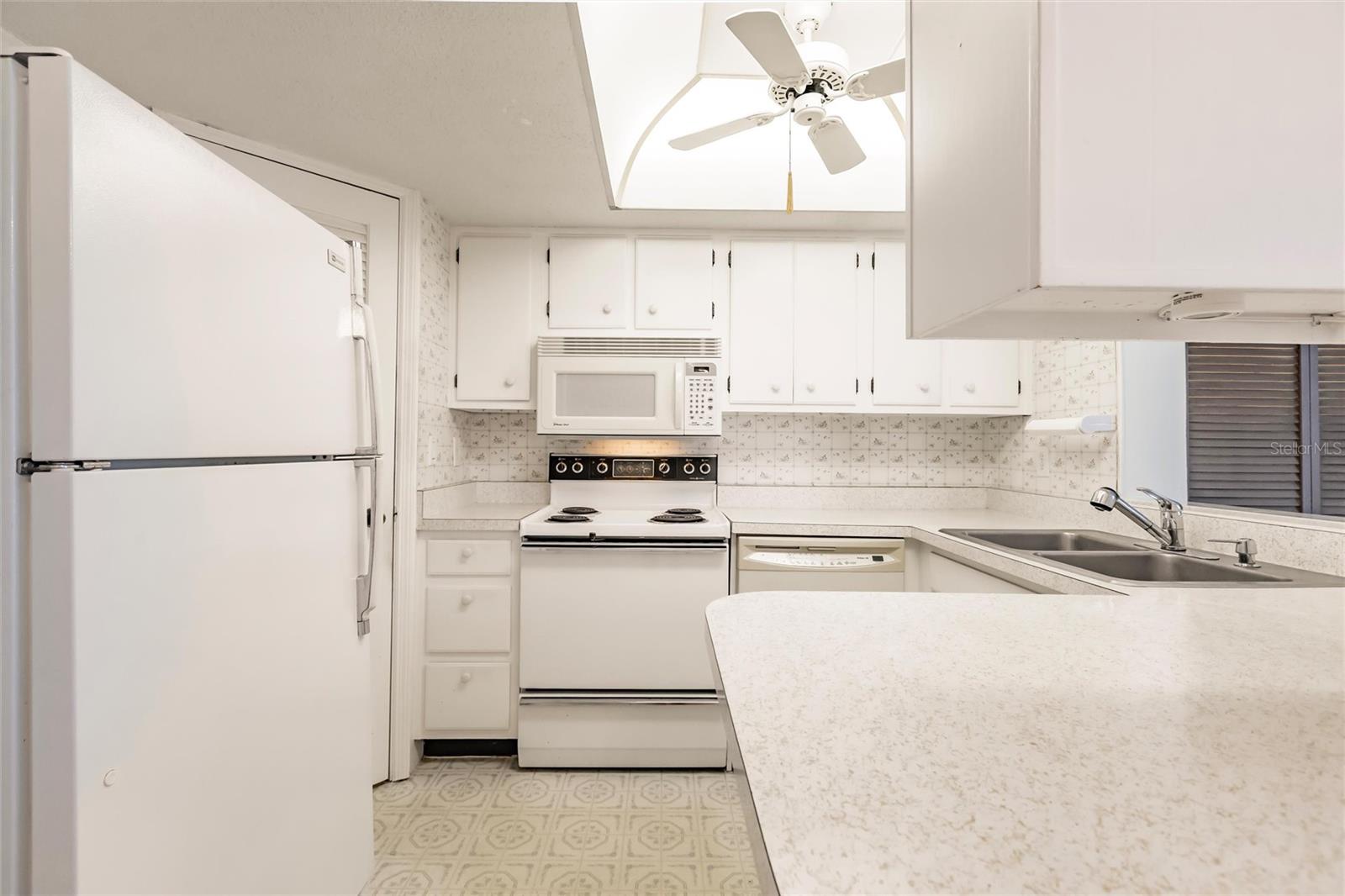 Image 7 of 42 For 4158 Tamiami Trail S-6