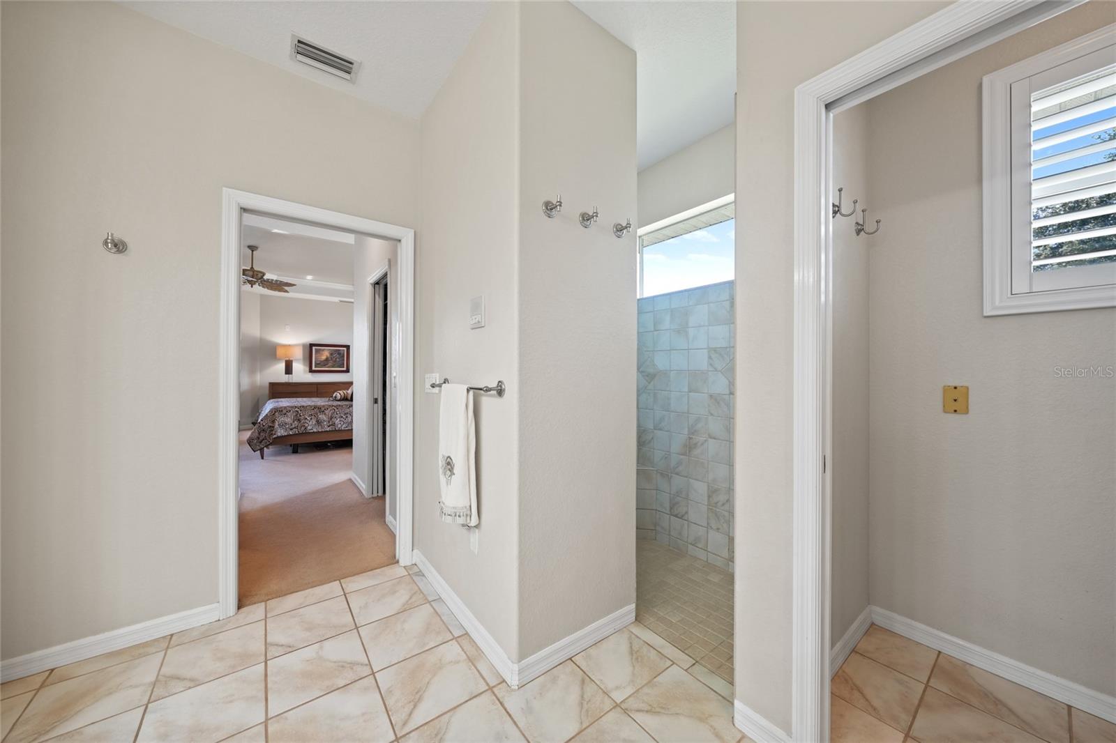 Image 20 of 64 For 3182 Lake View Boulevard