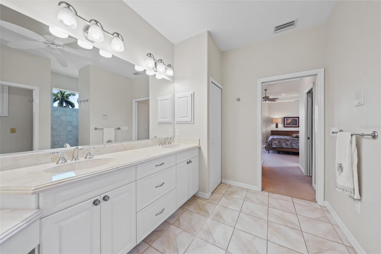 Image 21 of 64 For 3182 Lake View Boulevard