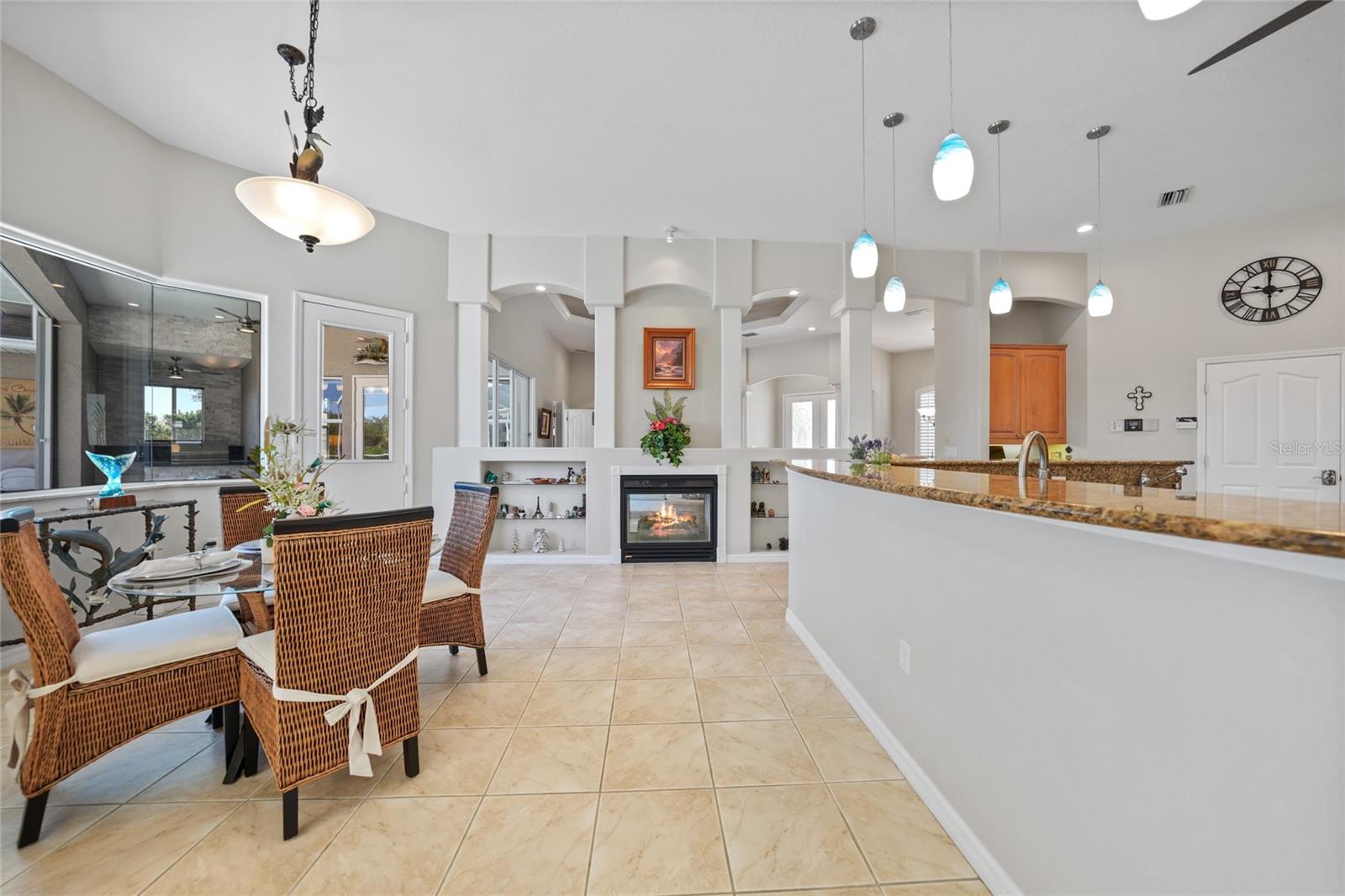 Image 22 of 64 For 3182 Lake View Boulevard