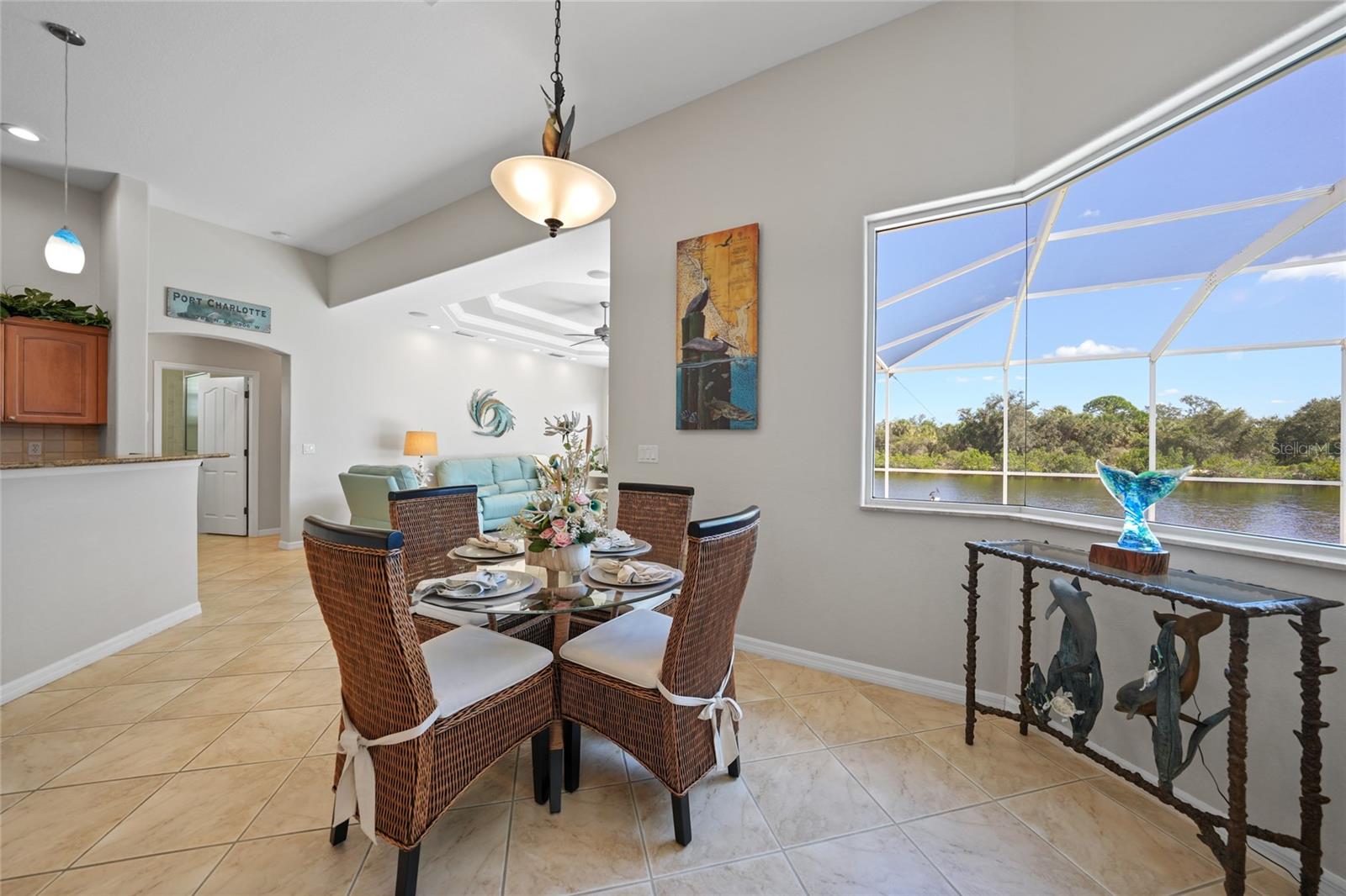 Image 23 of 64 For 3182 Lake View Boulevard