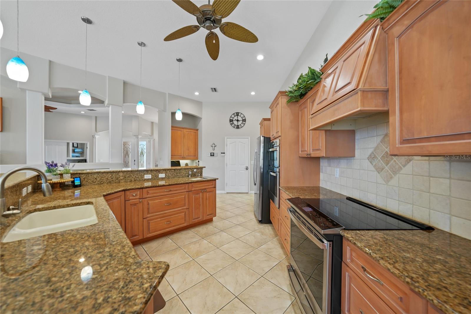 Image 25 of 64 For 3182 Lake View Boulevard