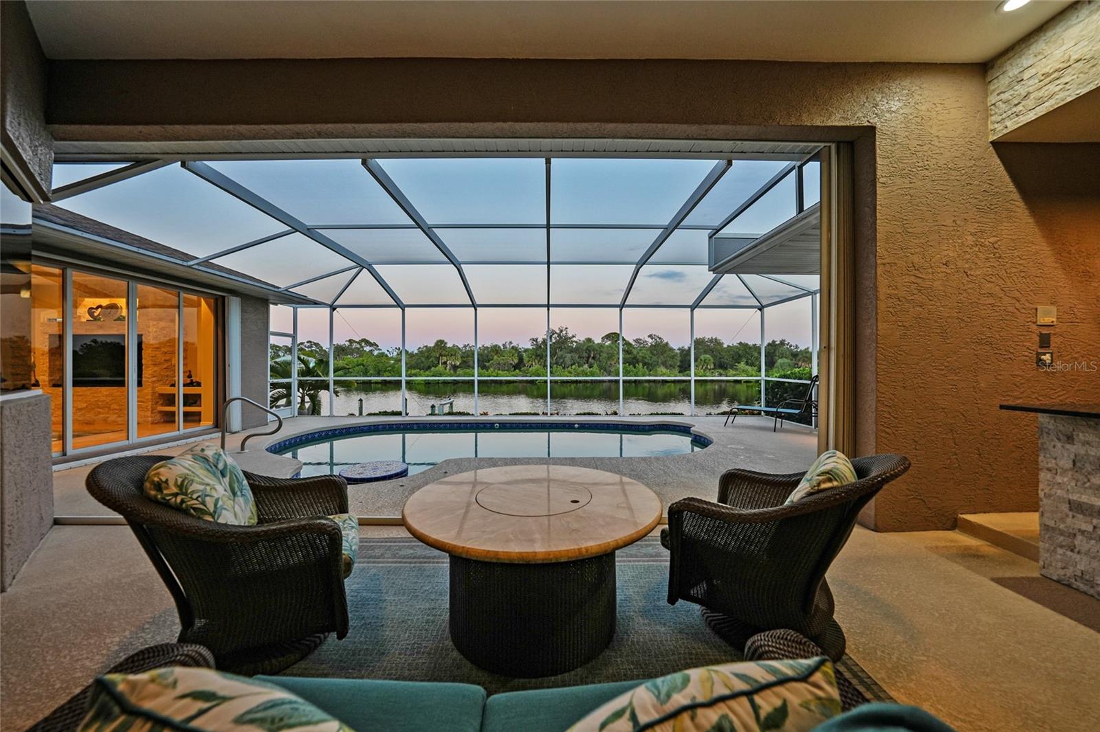 Image 46 of 64 For 3182 Lake View Boulevard