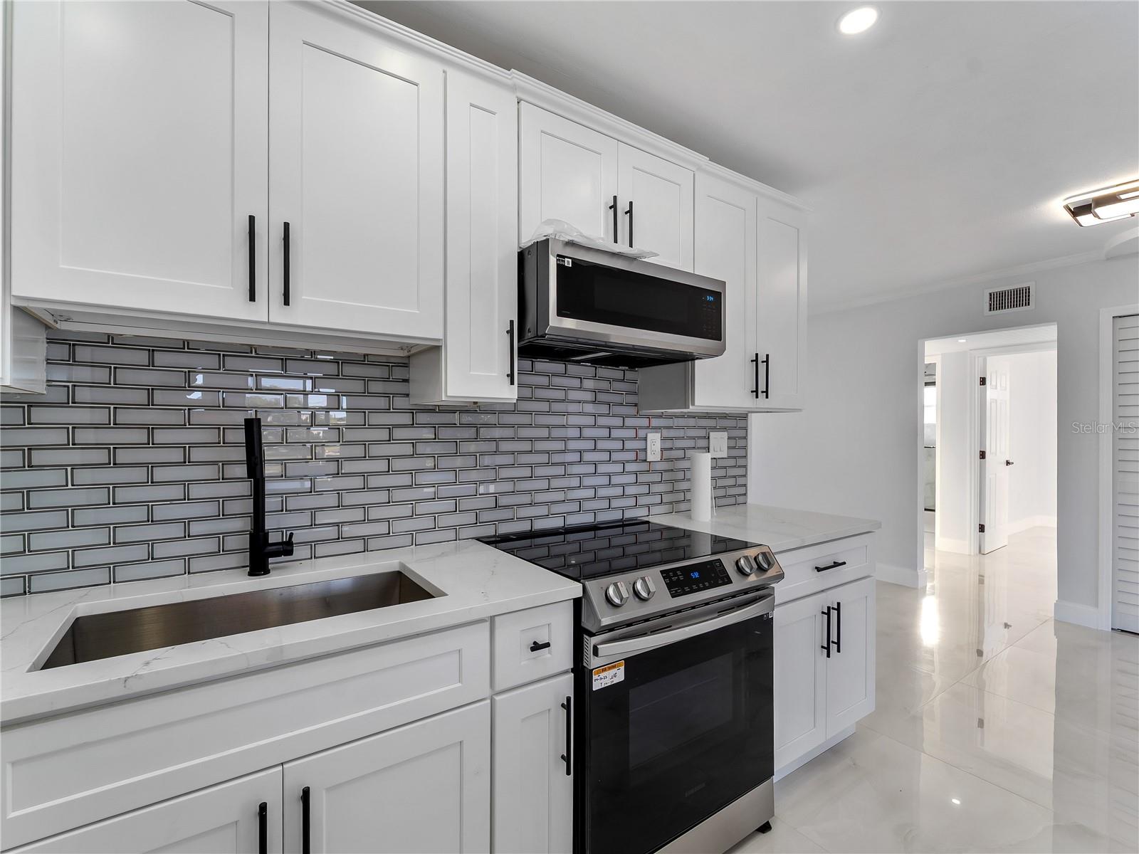 Image 11 of 52 For 581 Lindley Terrace