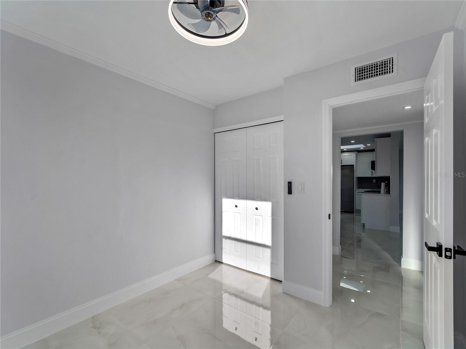 Image 20 of 52 For 581 Lindley Terrace