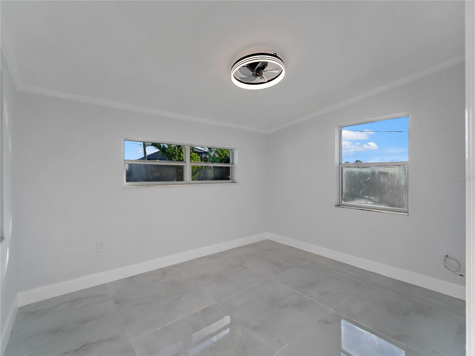 Image 21 of 52 For 581 Lindley Terrace