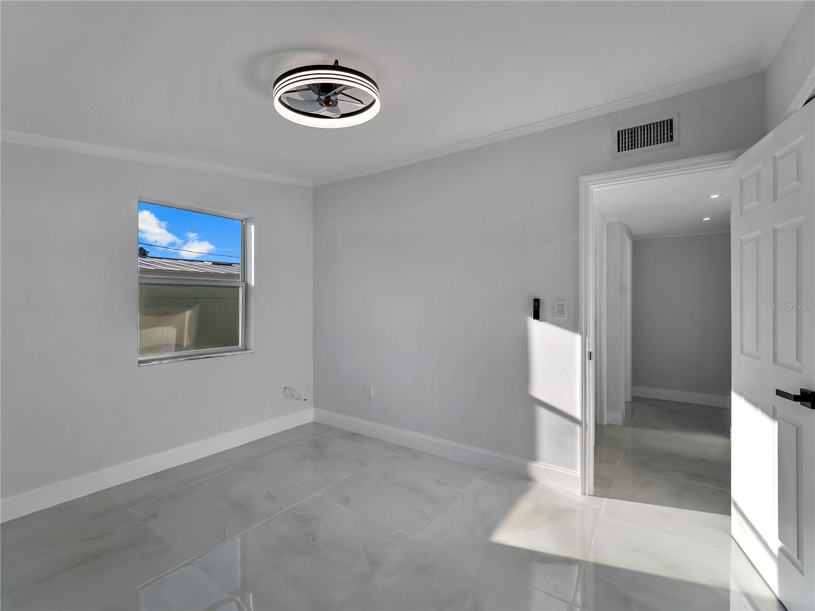 Image 23 of 52 For 581 Lindley Terrace