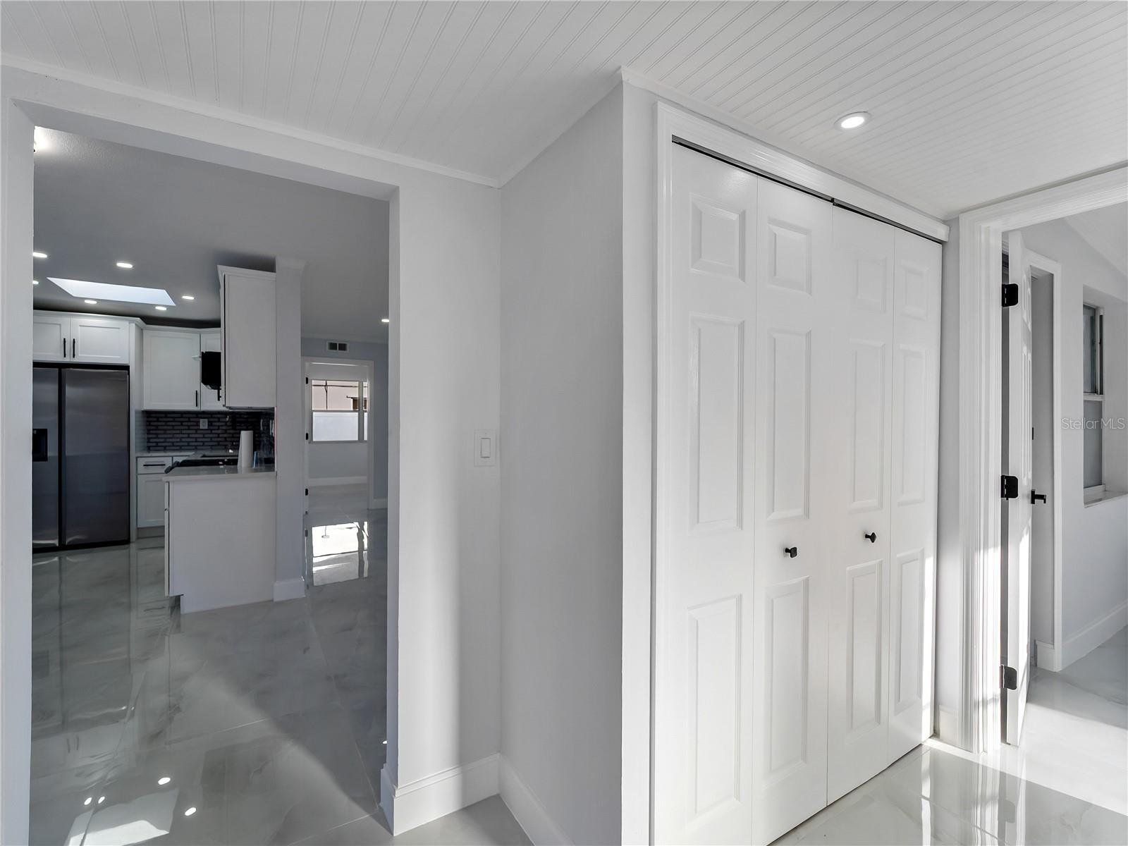 Image 26 of 52 For 581 Lindley Terrace