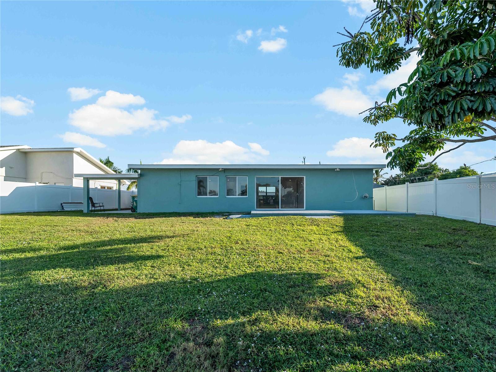 Image 39 of 52 For 581 Lindley Terrace