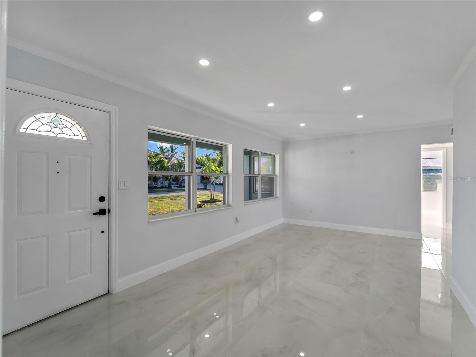 Image 7 of 52 For 581 Lindley Terrace