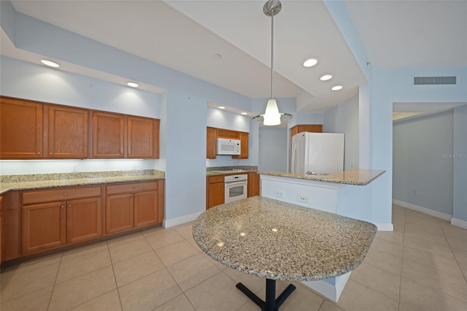 Image 17 of 65 For 3329 Sunset Key Circle 308