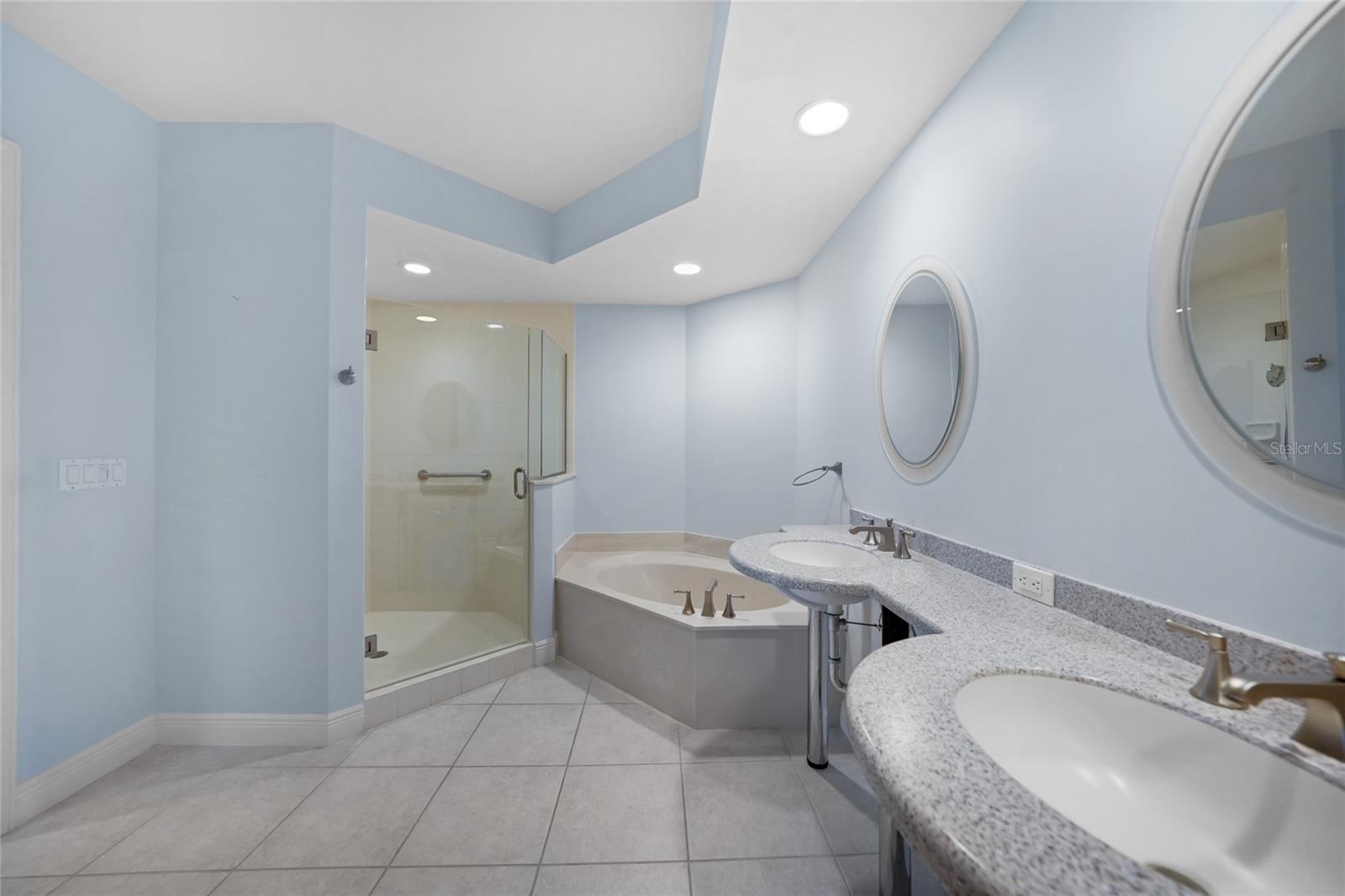 Image 27 of 65 For 3329 Sunset Key Circle 308