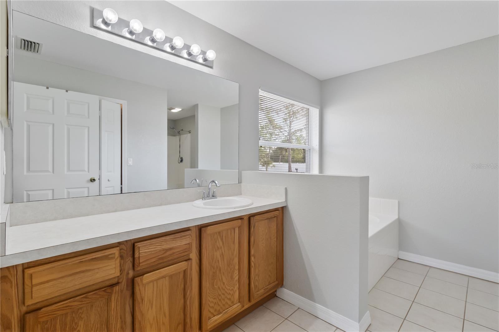 Image 23 of 40 For 3633 Point Street