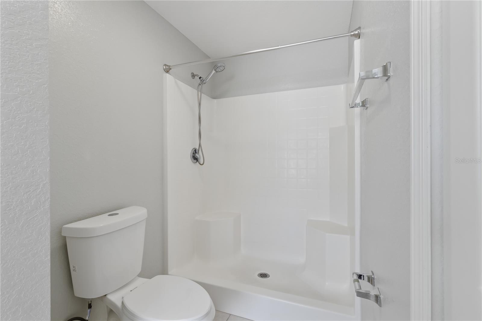 Image 26 of 40 For 3633 Point Street