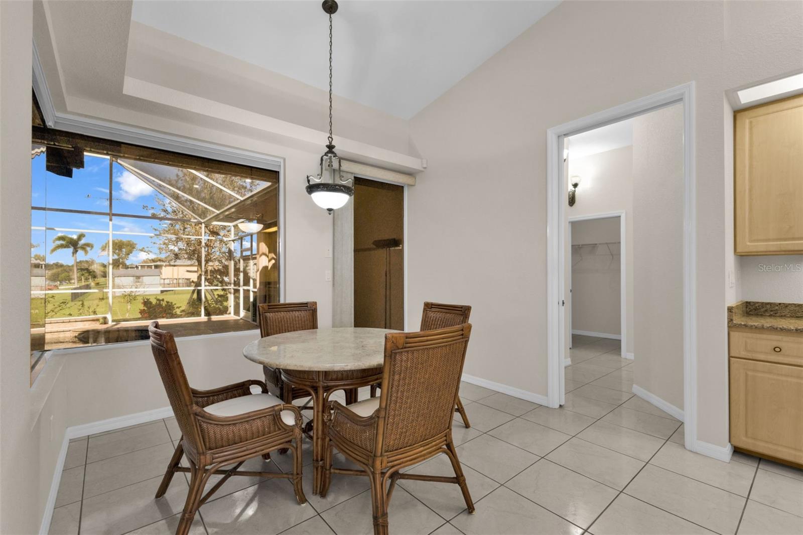 Image 21 of 48 For 405 Delaney Street