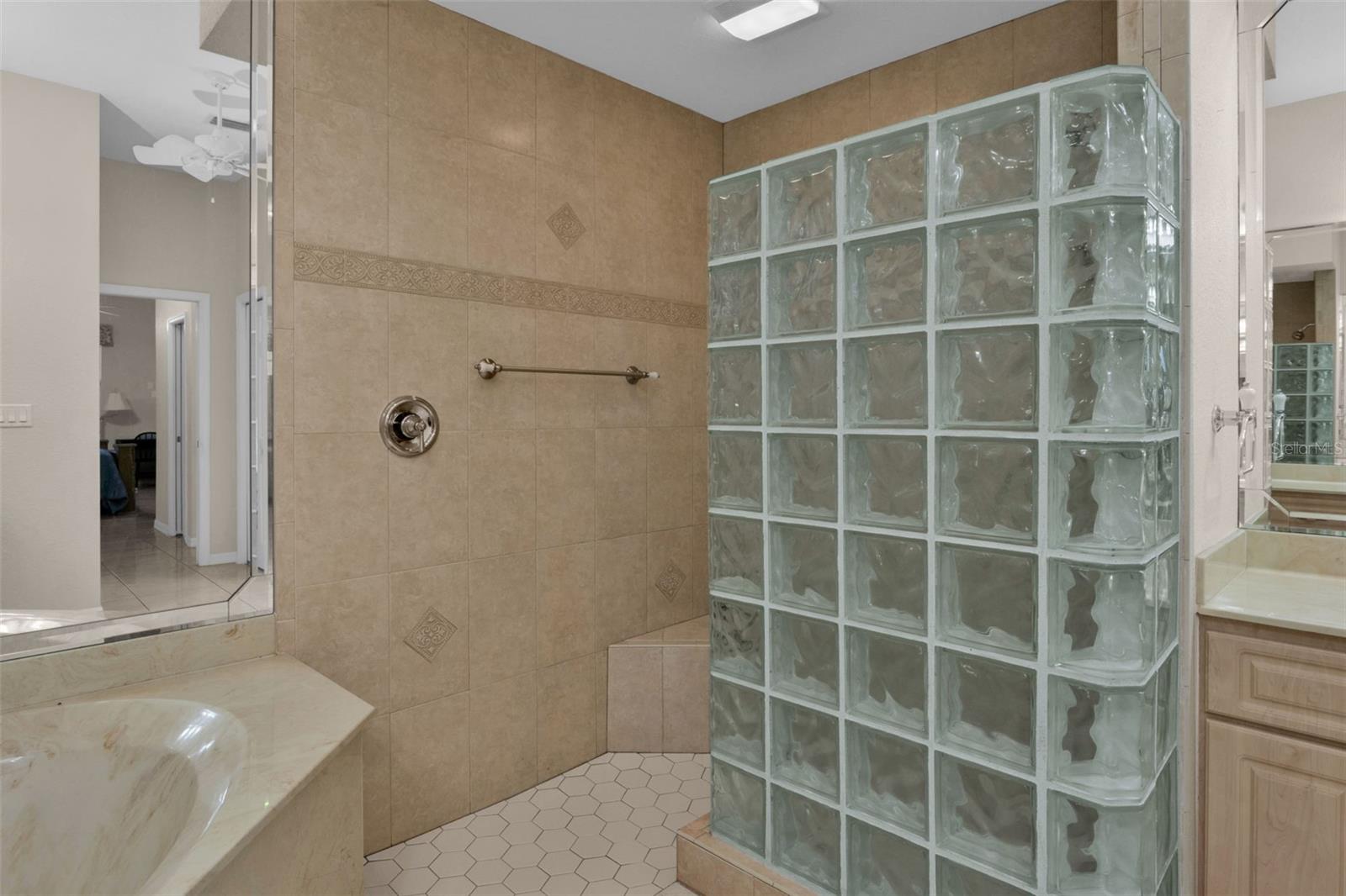 Image 30 of 48 For 405 Delaney Street