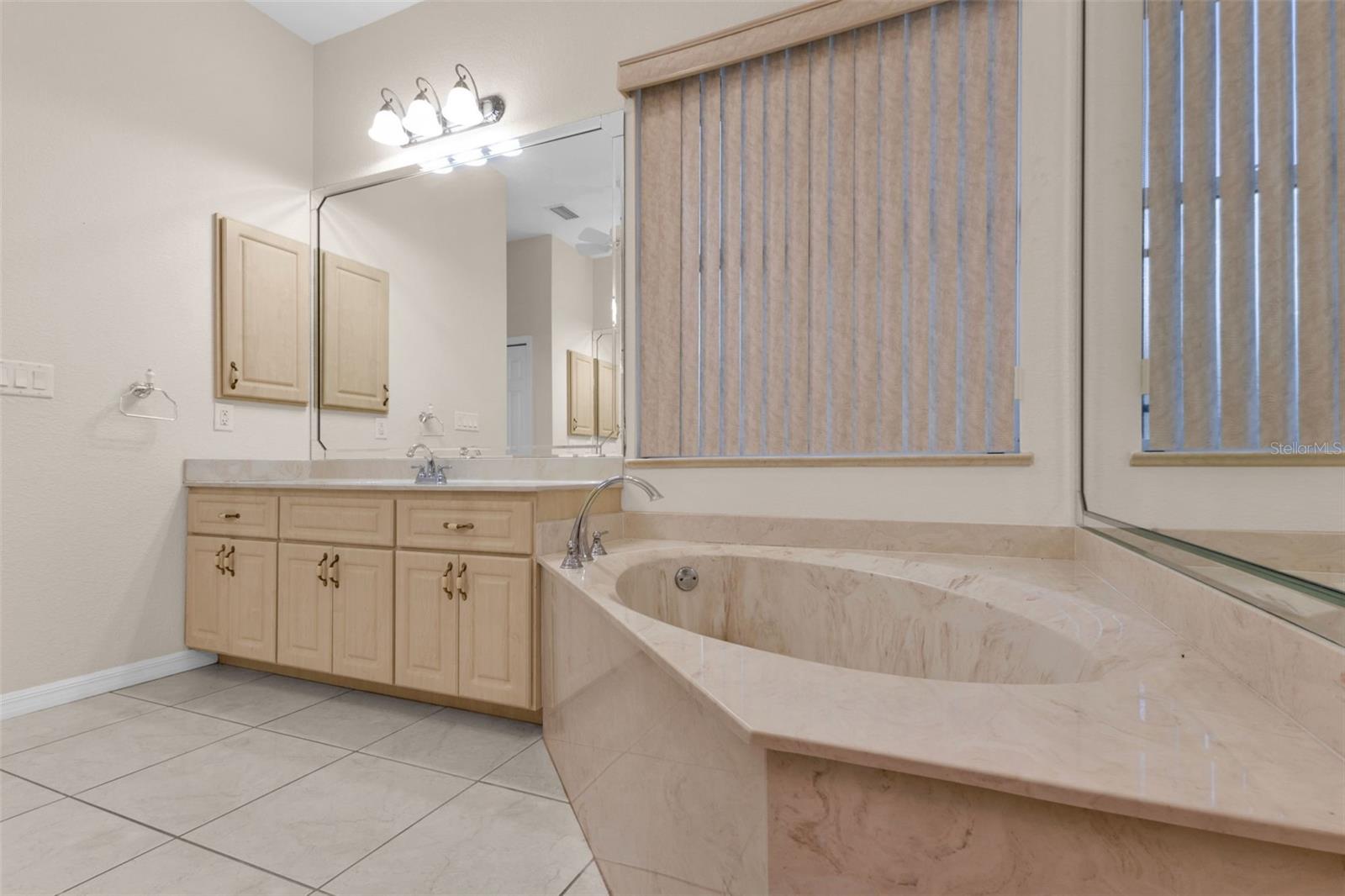 Image 31 of 48 For 405 Delaney Street