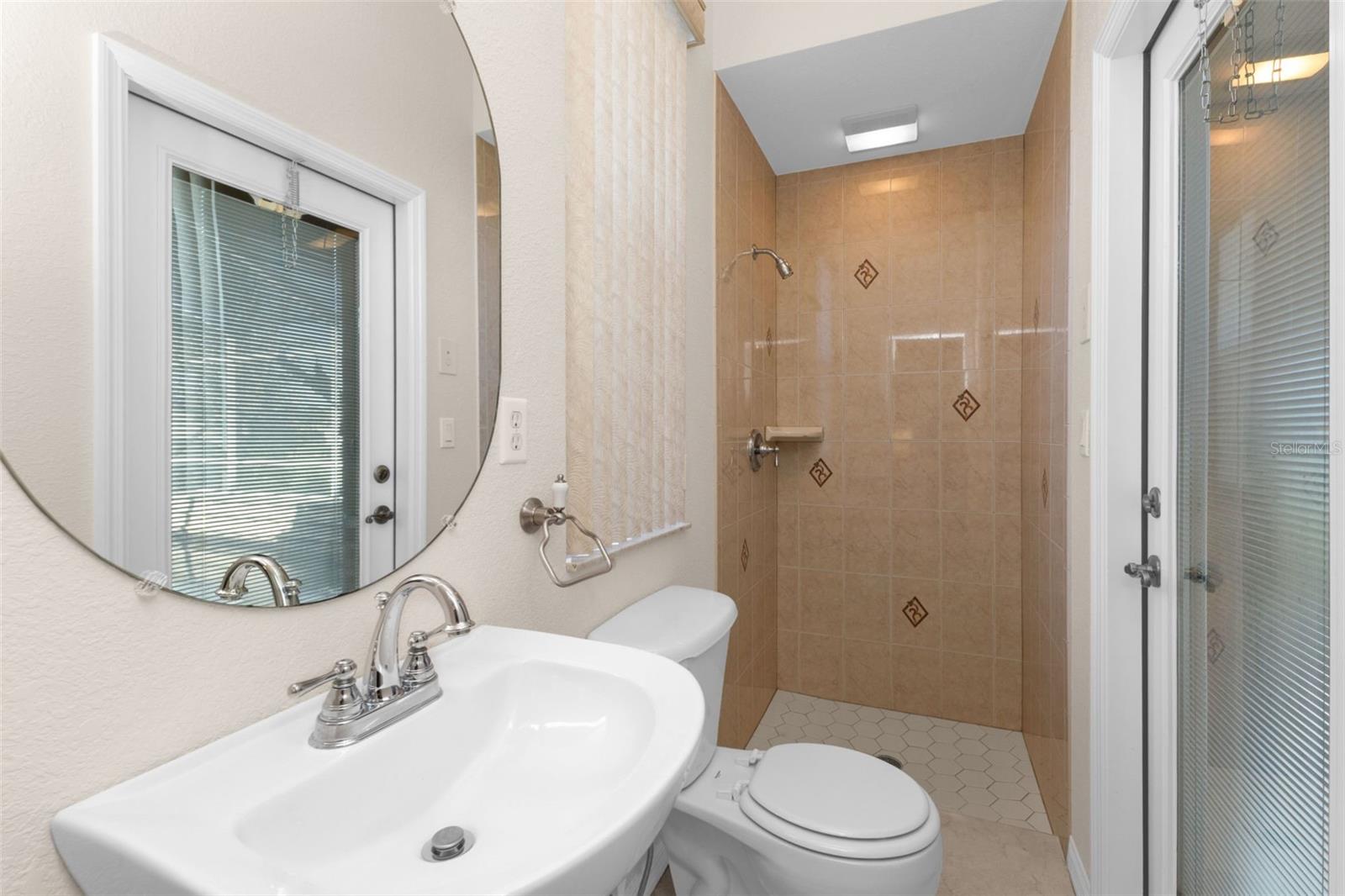 Image 37 of 48 For 405 Delaney Street