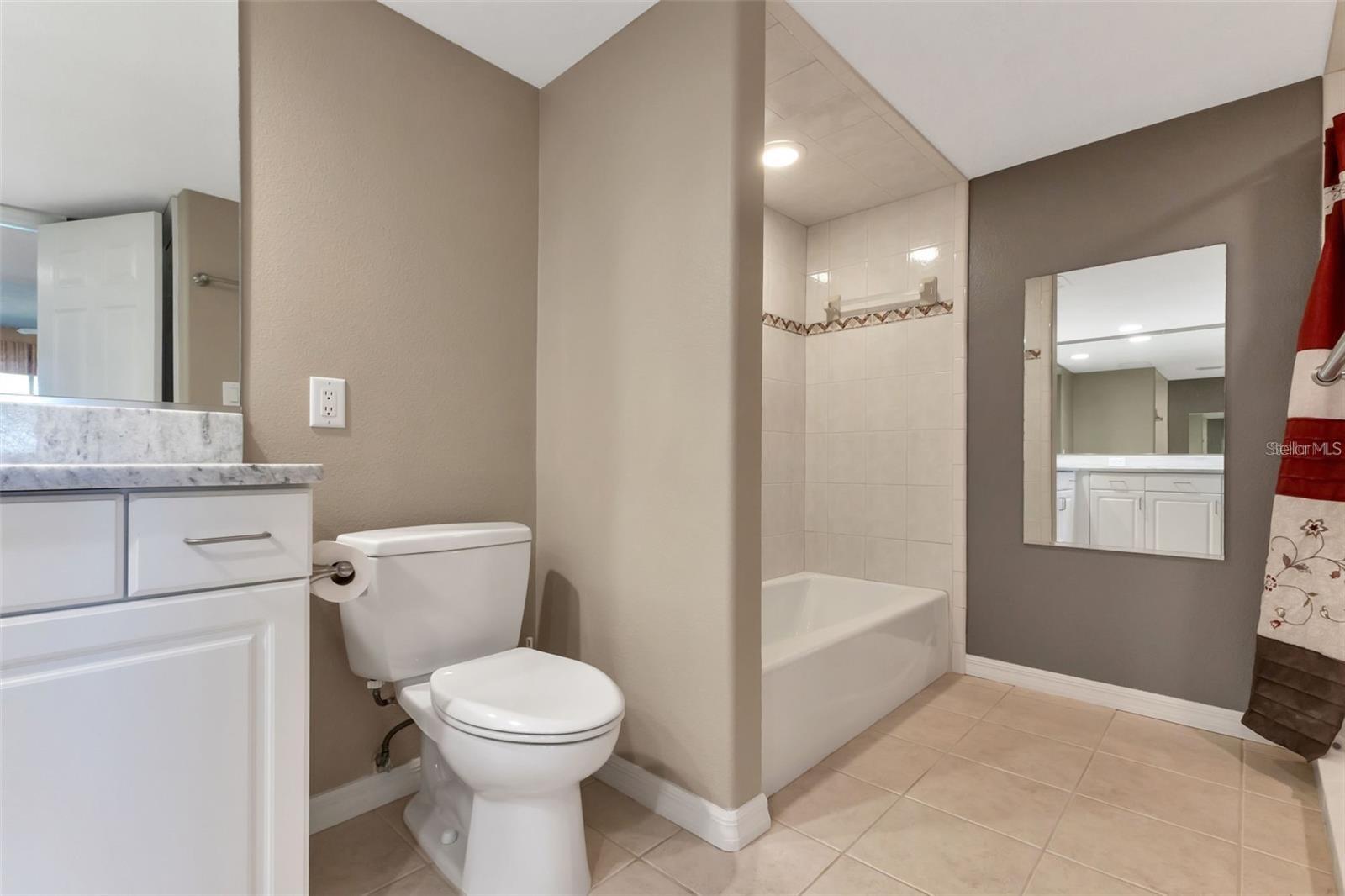 Image 20 of 29 For 601 Shreve Street 15b