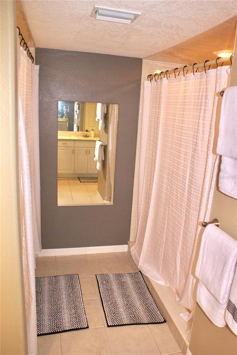 Image 21 of 29 For 601 Shreve Street 15b
