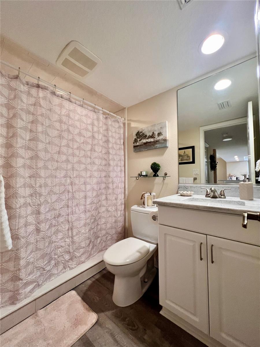 Image 28 of 29 For 601 Shreve Street 15b