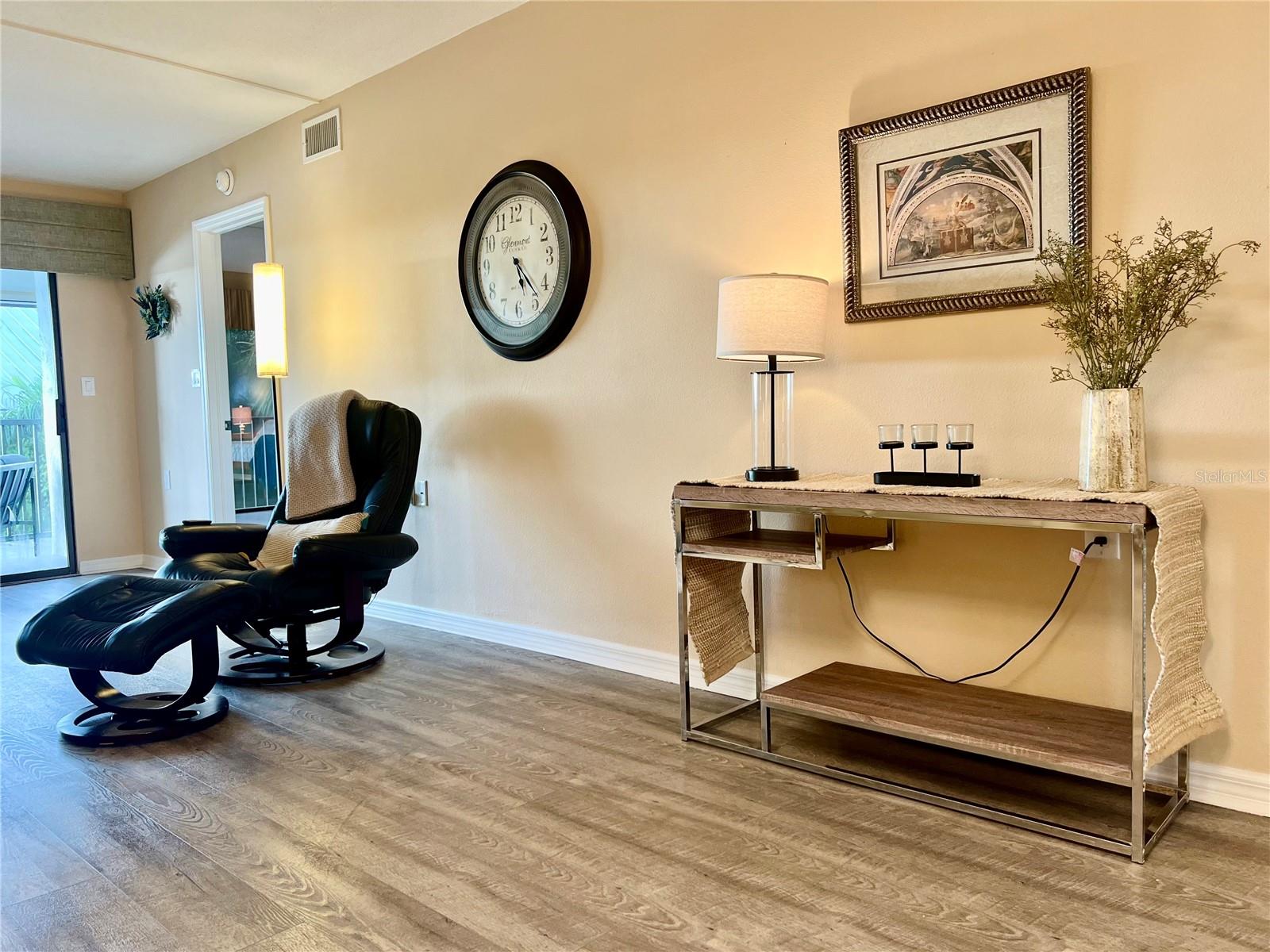 Image 7 of 29 For 601 Shreve Street 15b