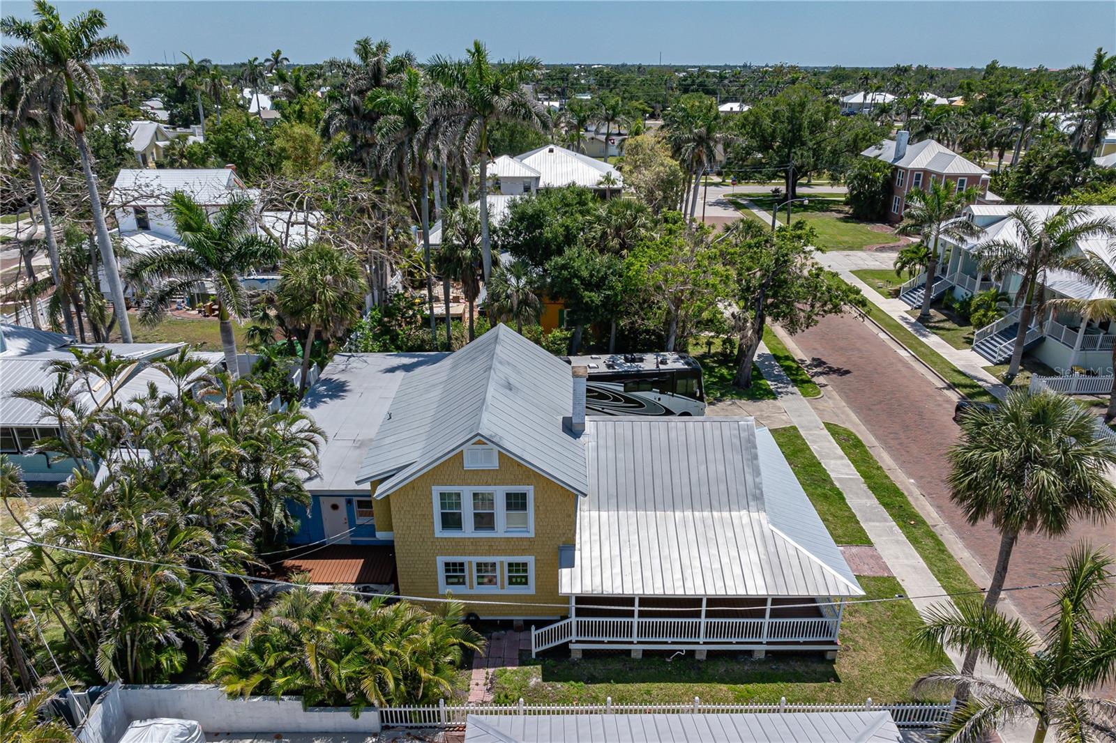 Image 12 of 60 For 110 Gilchrist Street