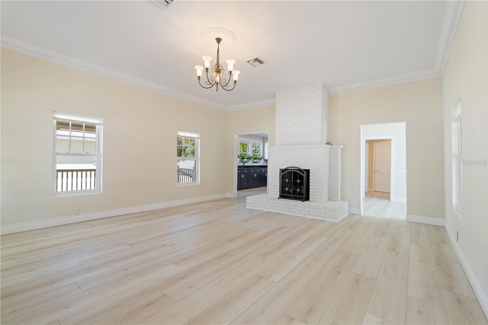 Image 16 of 60 For 110 Gilchrist Street