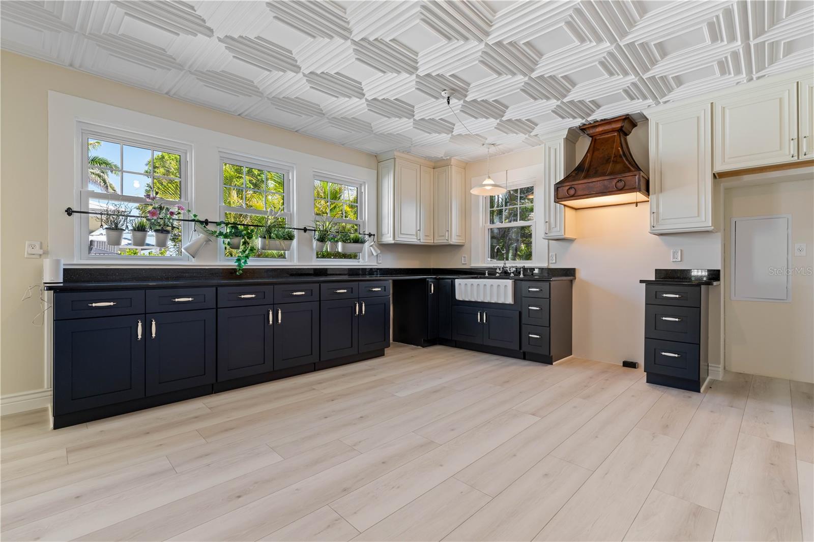 Image 18 of 60 For 110 Gilchrist Street