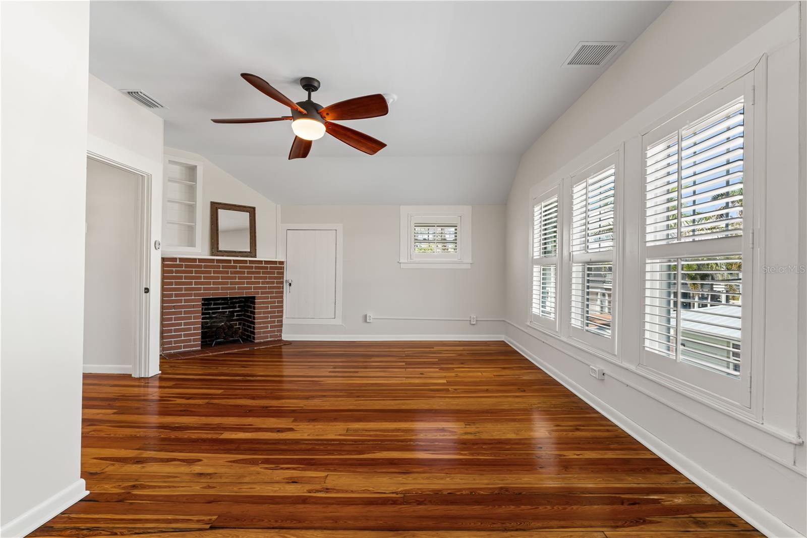 Image 29 of 60 For 110 Gilchrist Street