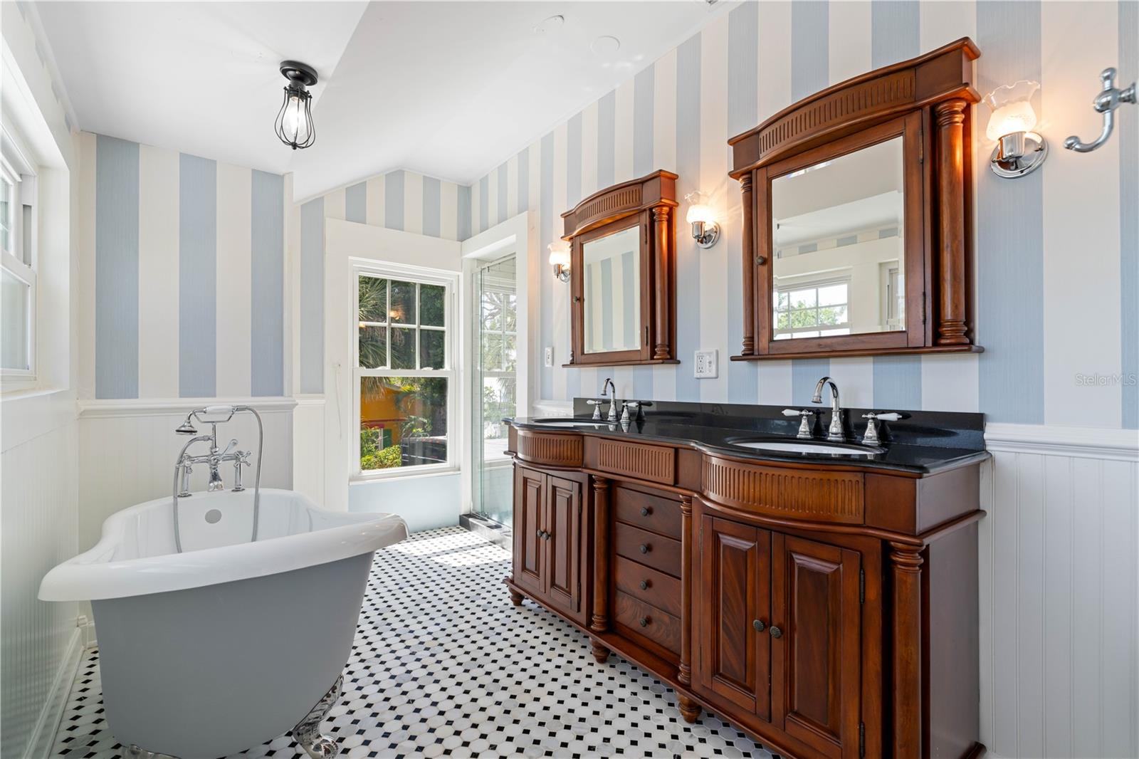 Image 33 of 60 For 110 Gilchrist Street