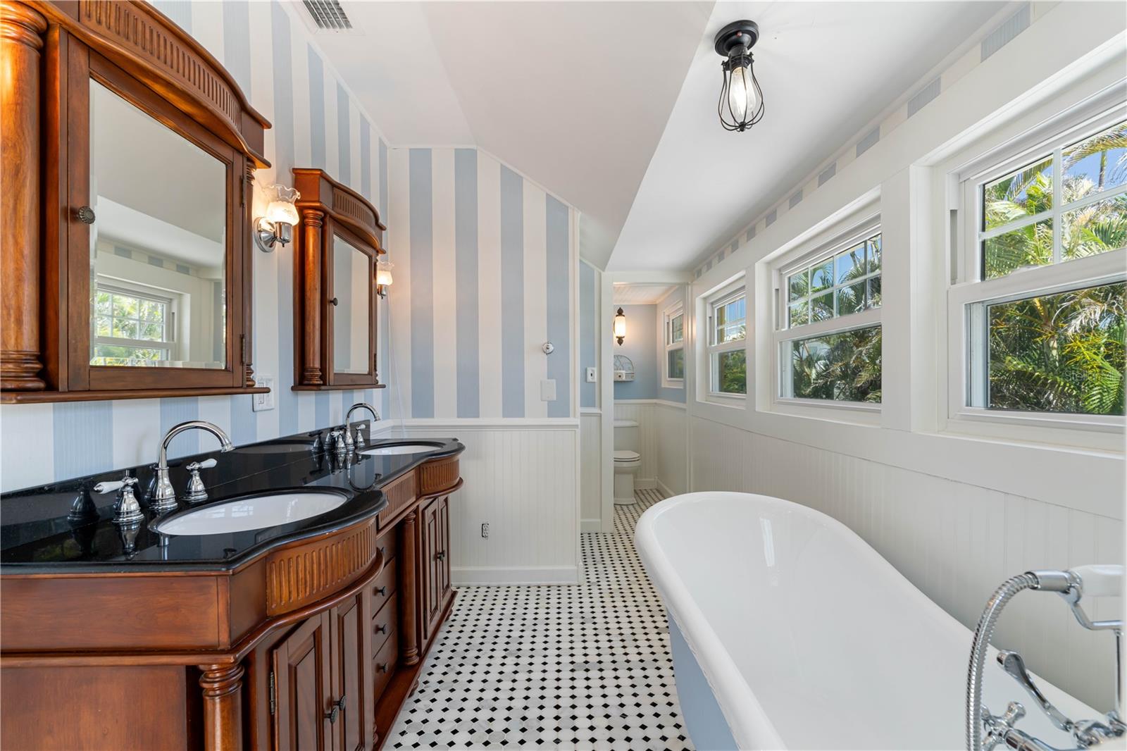 Image 36 of 60 For 110 Gilchrist Street