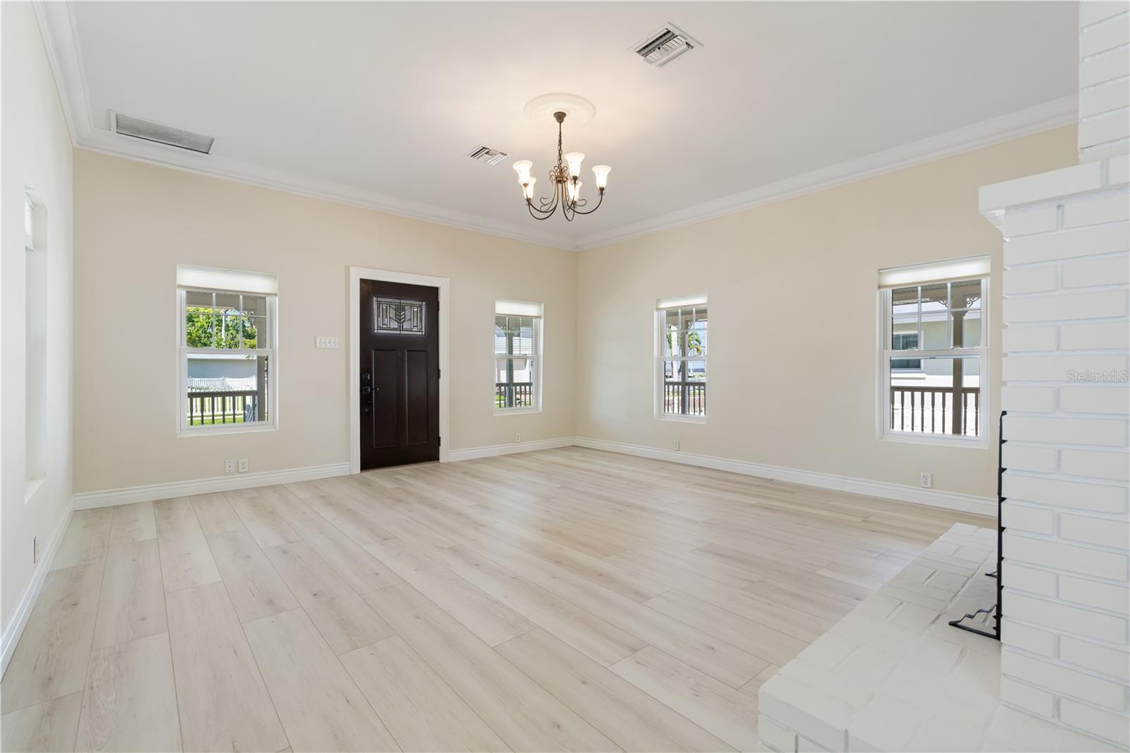 Image 5 of 60 For 110 Gilchrist Street