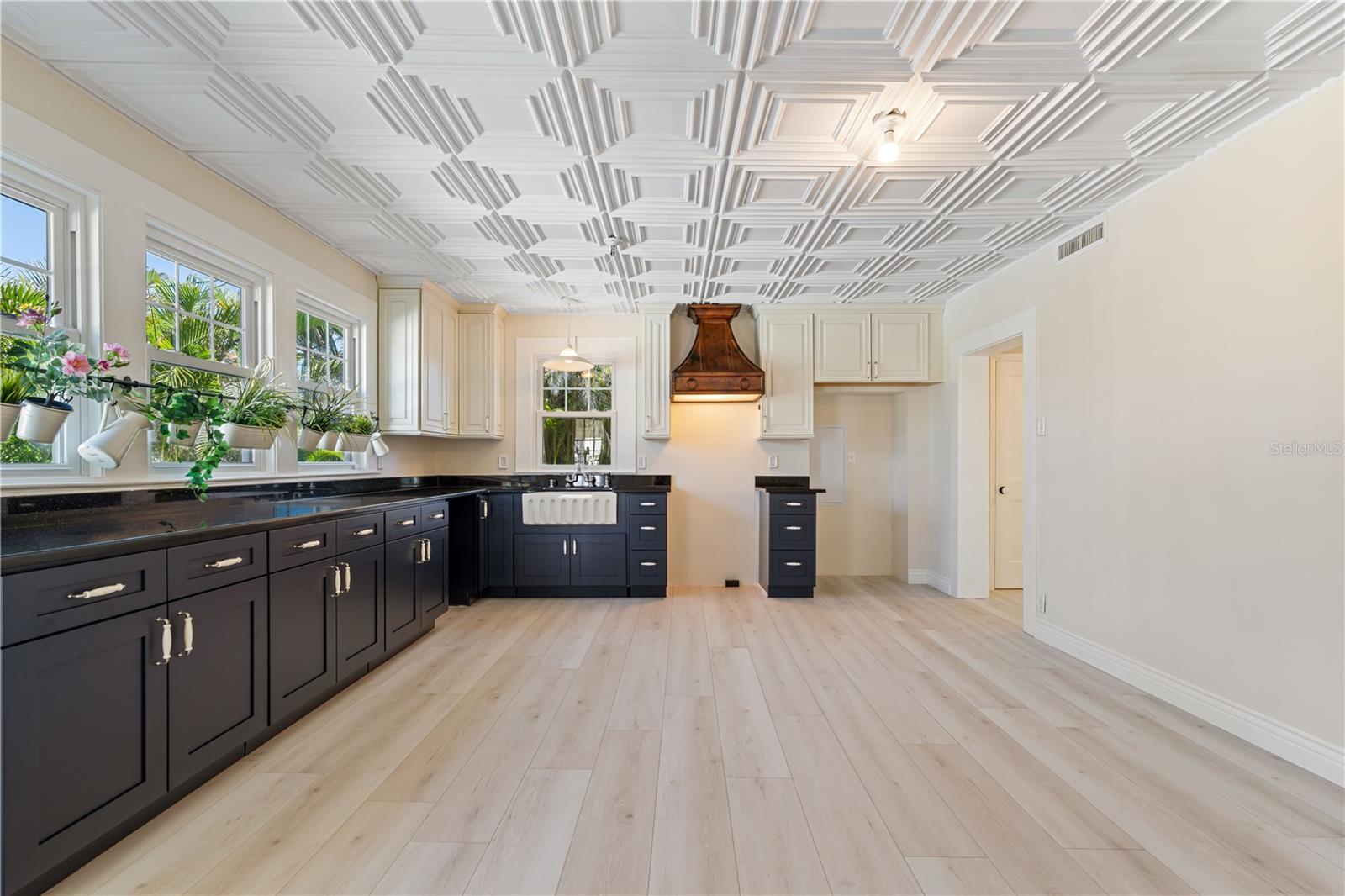 Image 7 of 60 For 110 Gilchrist Street