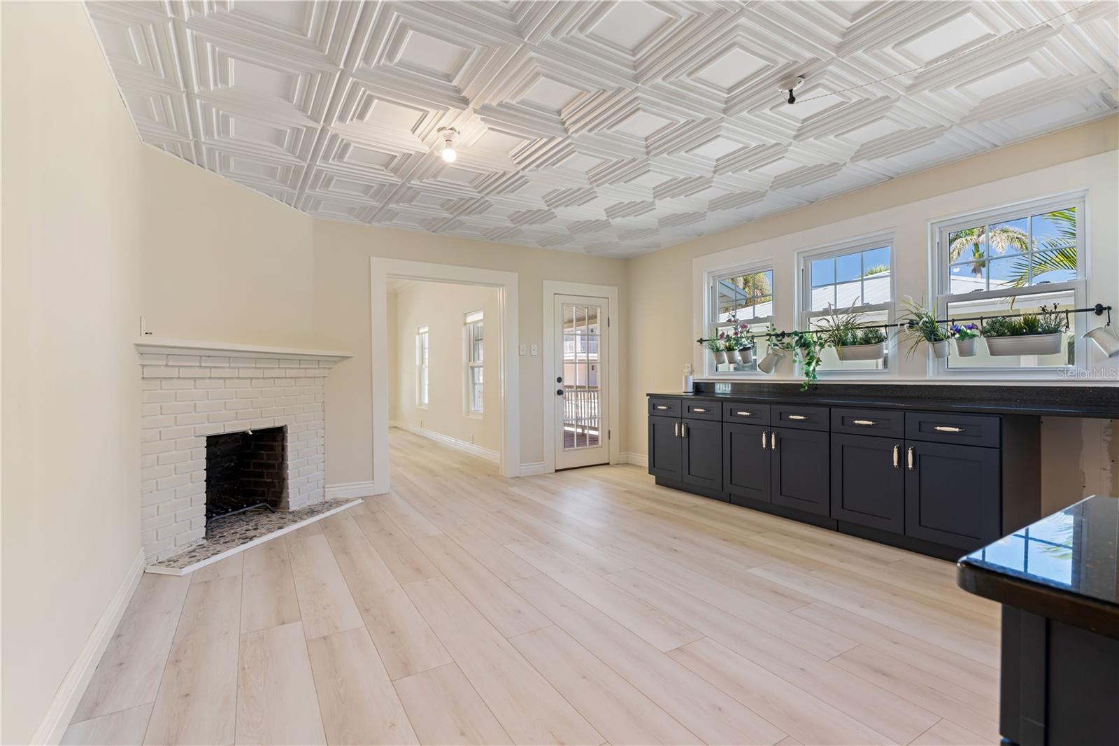 Image 8 of 60 For 110 Gilchrist Street