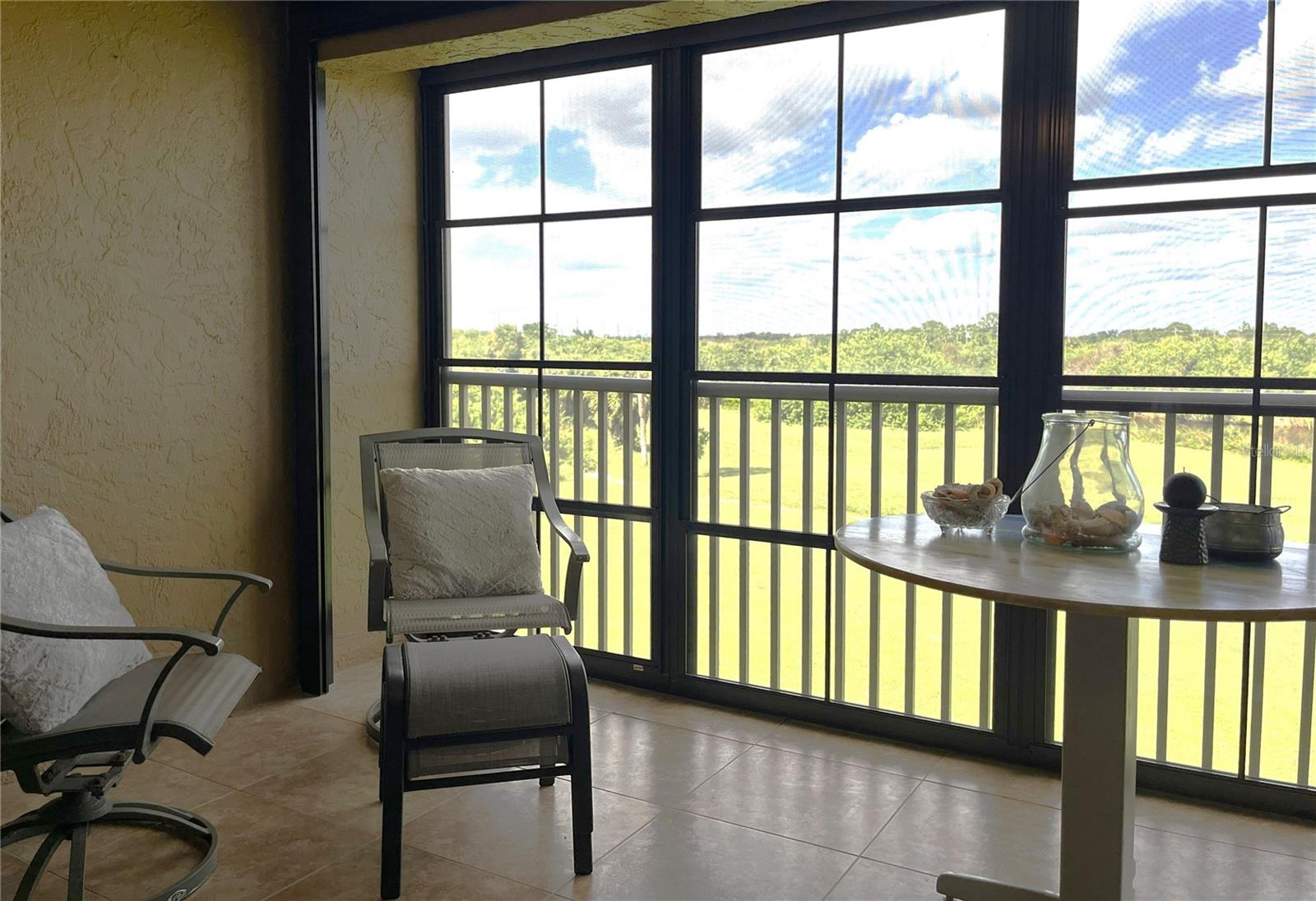 Image 10 of 53 For 175 Kings Highway 733