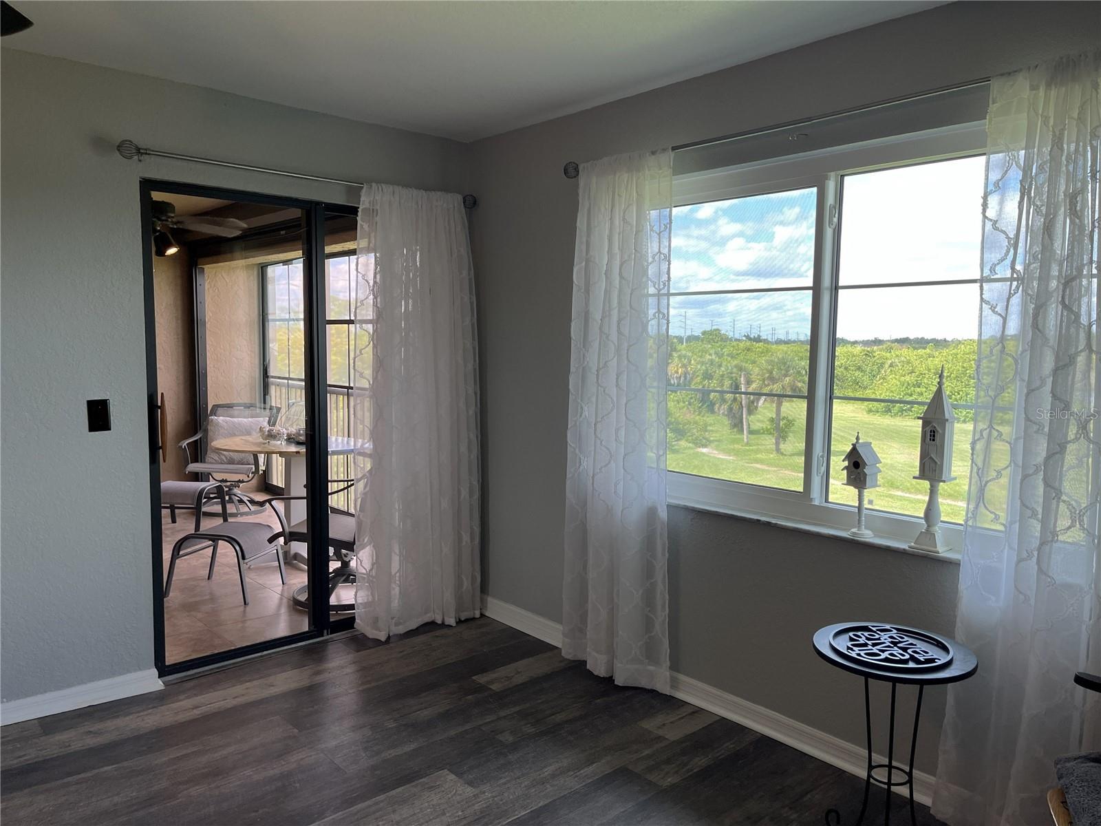 Image 16 of 53 For 175 Kings Highway 733