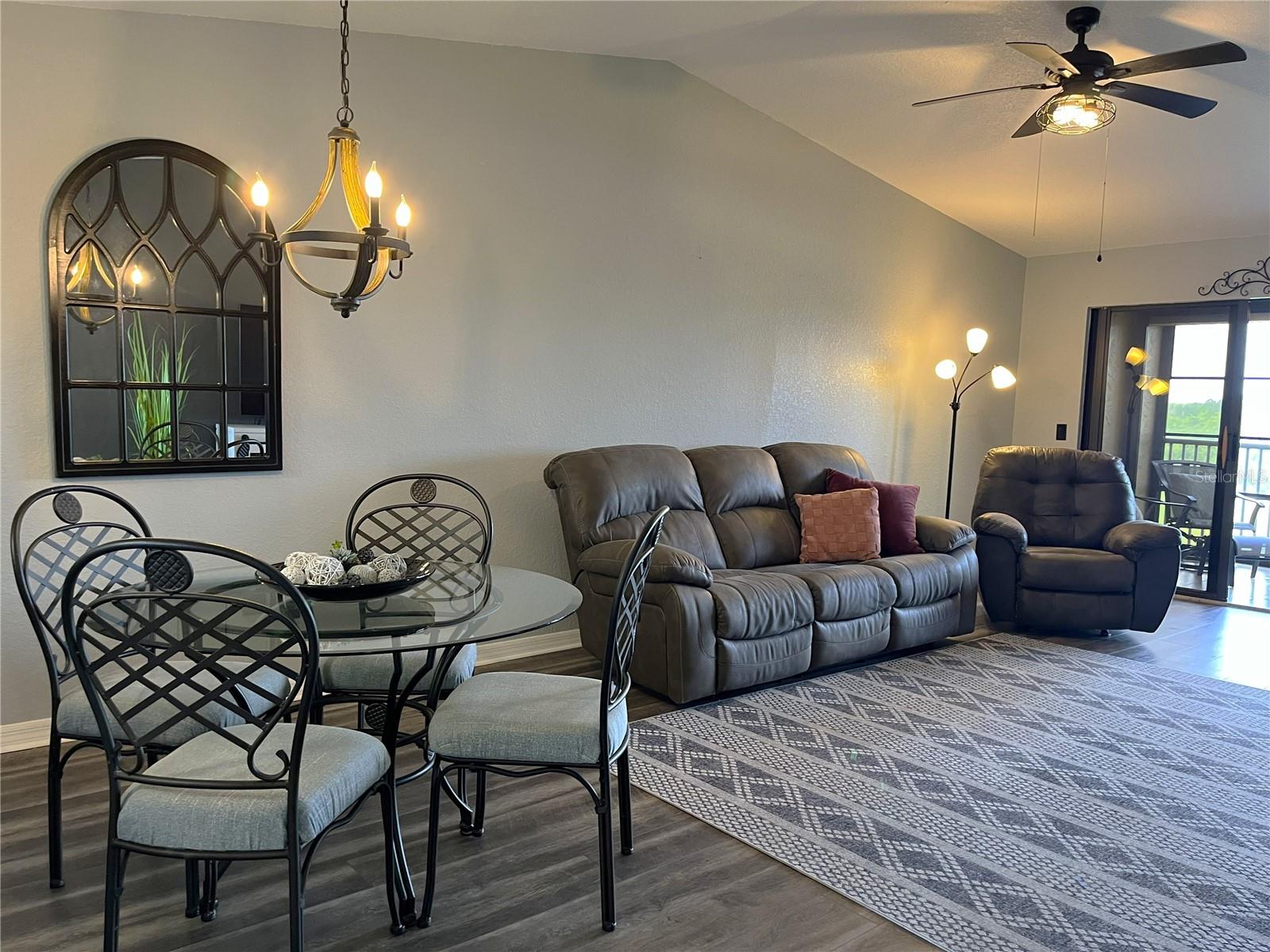 Image 25 of 53 For 175 Kings Highway 733