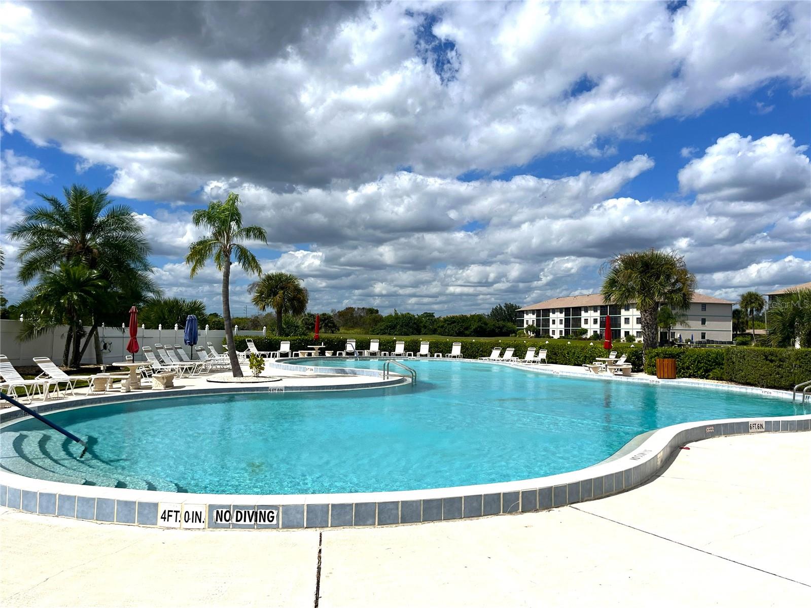 Image 49 of 53 For 175 Kings Highway 733