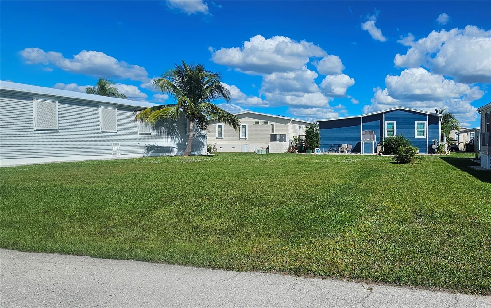 Image 2 of 9 For 17 Copenhagen Avenue