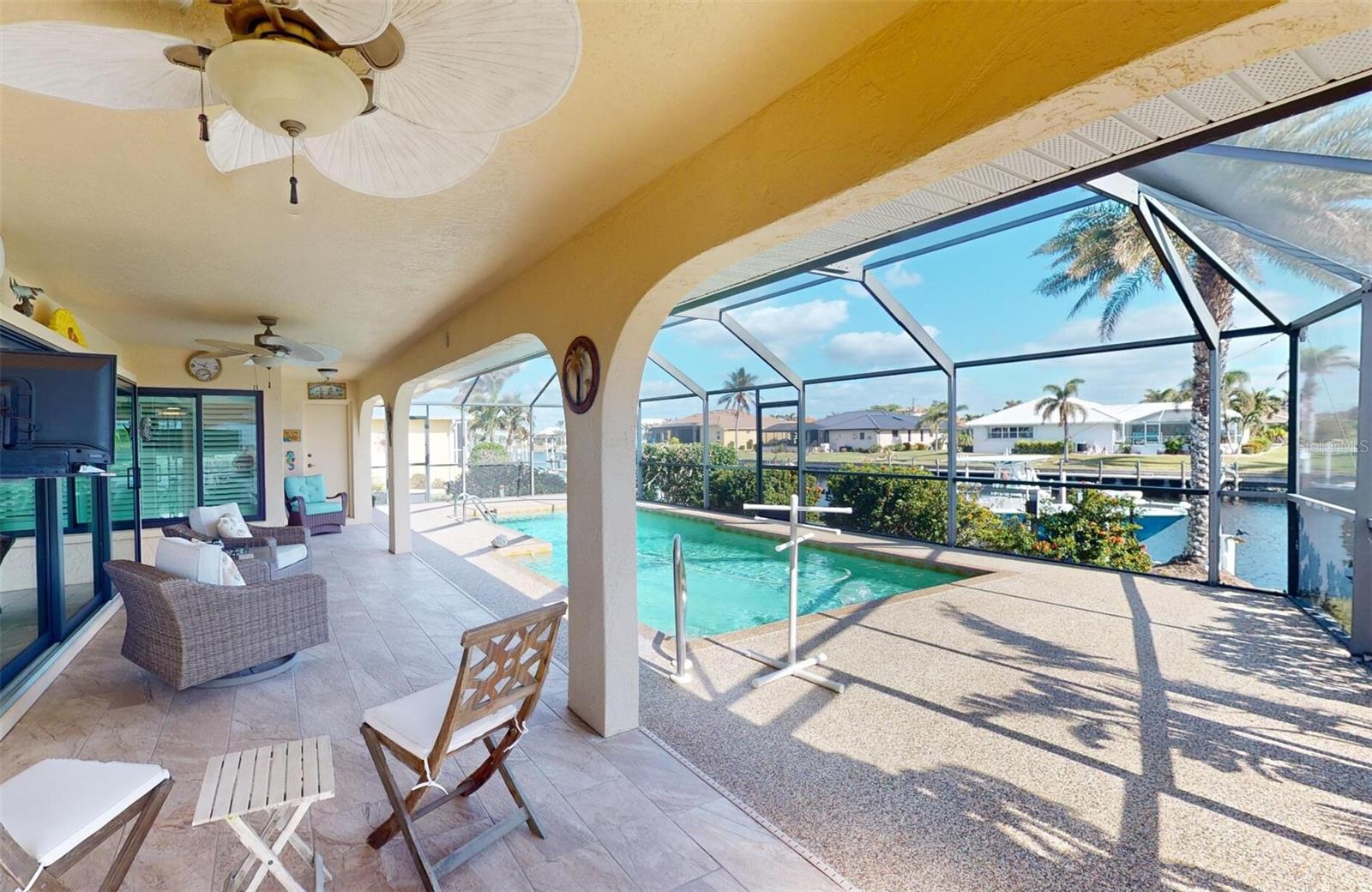 Listing photo id 23 for 3448 Nighthawk Court