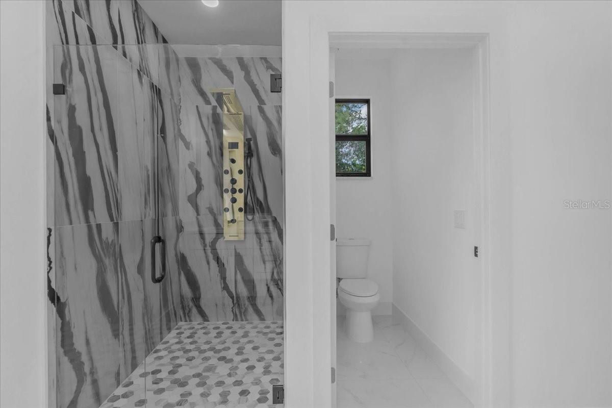 Image 52 of 70 For 1201 Johns Avenue