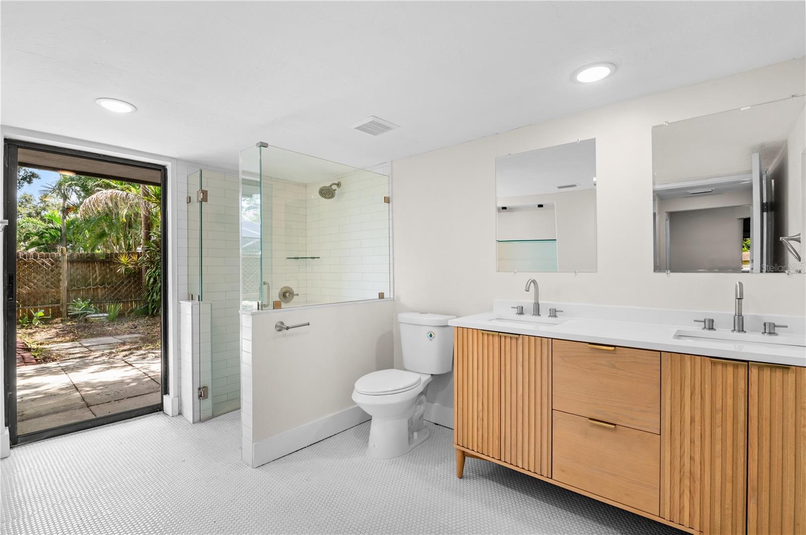 Image 16 of 25 For 2234 Phillippi Street