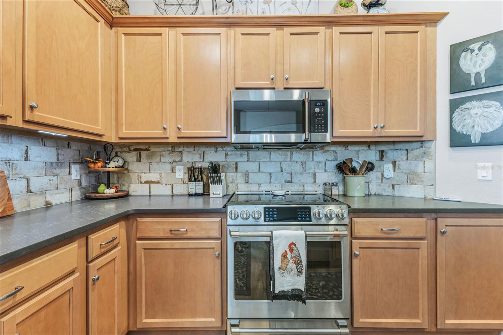 Image 10 of 46 For 1852 Knights Bridge Trail