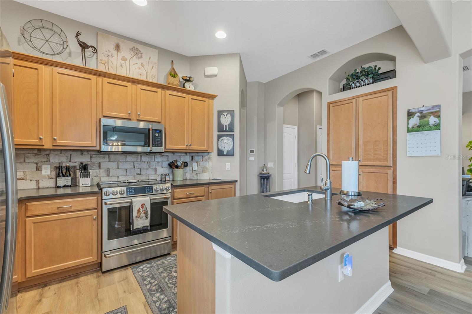 Image 9 of 46 For 1852 Knights Bridge Trail