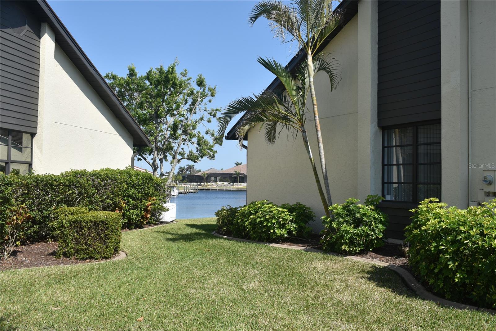 Image 36 of 40 For 3920 Bal Harbor Boulevard B1