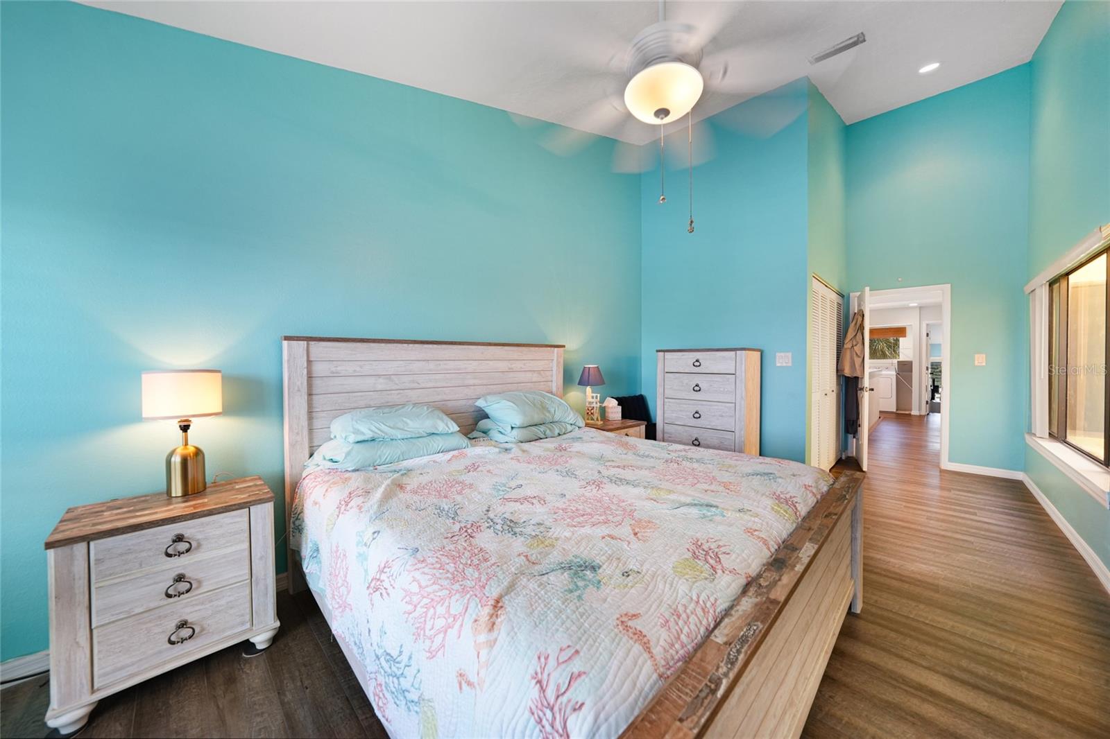 Image 17 of 37 For 25188 Marion Avenue 1033