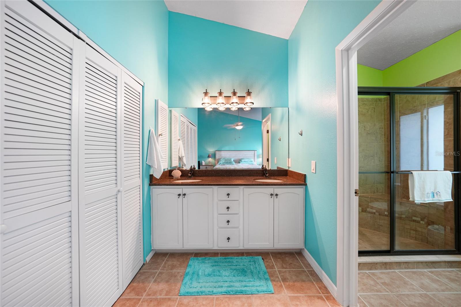 Image 20 of 37 For 25188 Marion Avenue 1033